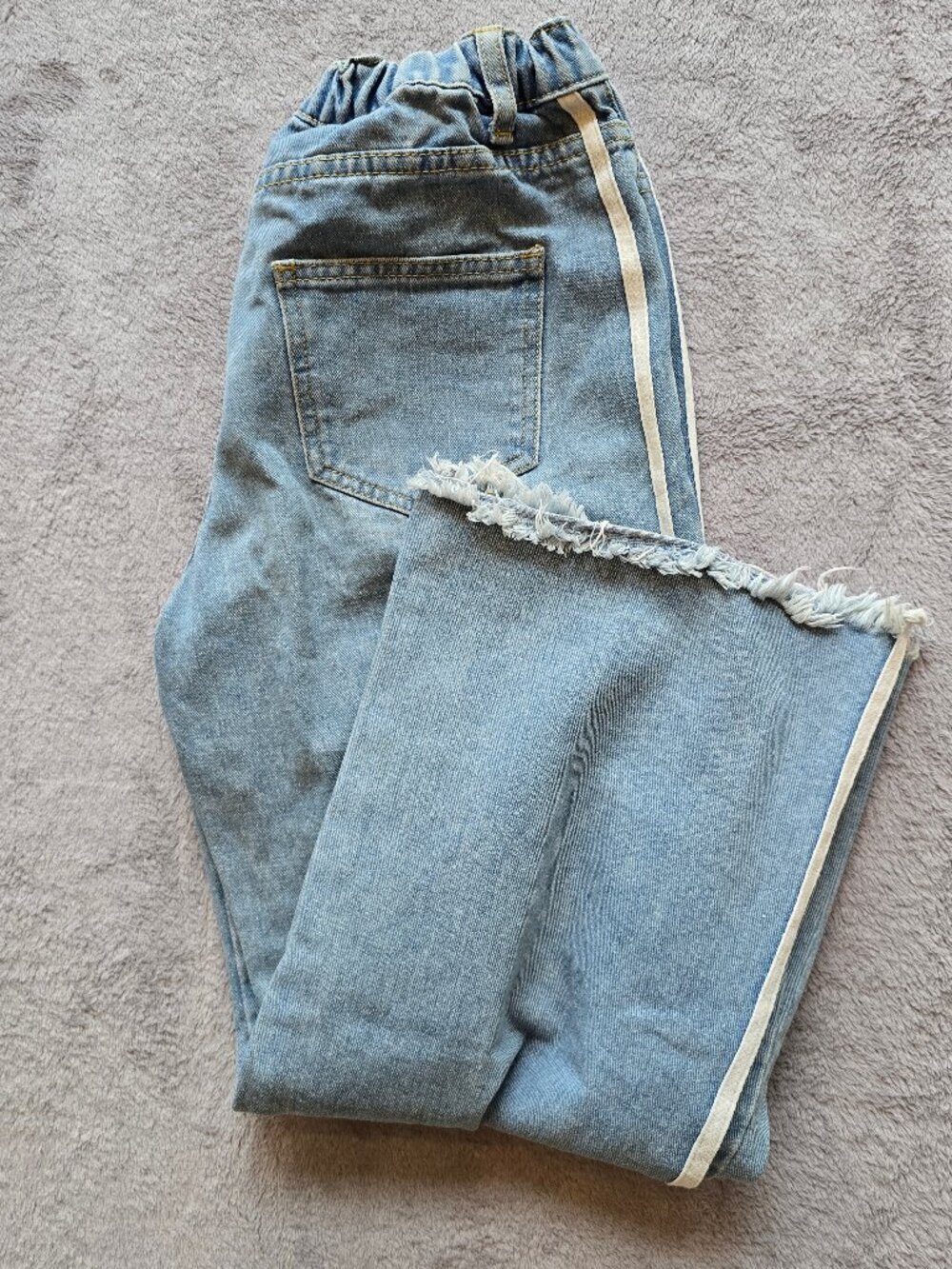 Denim vintage with white stripes distressed leg cuffs size 27